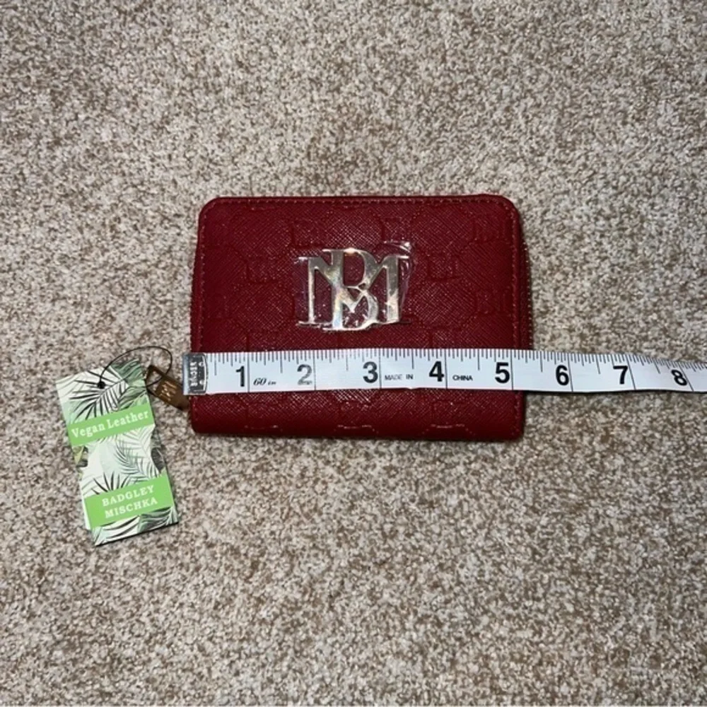 NWT Badgley Mischka Vegan Leather Wallet Purse‎ Red